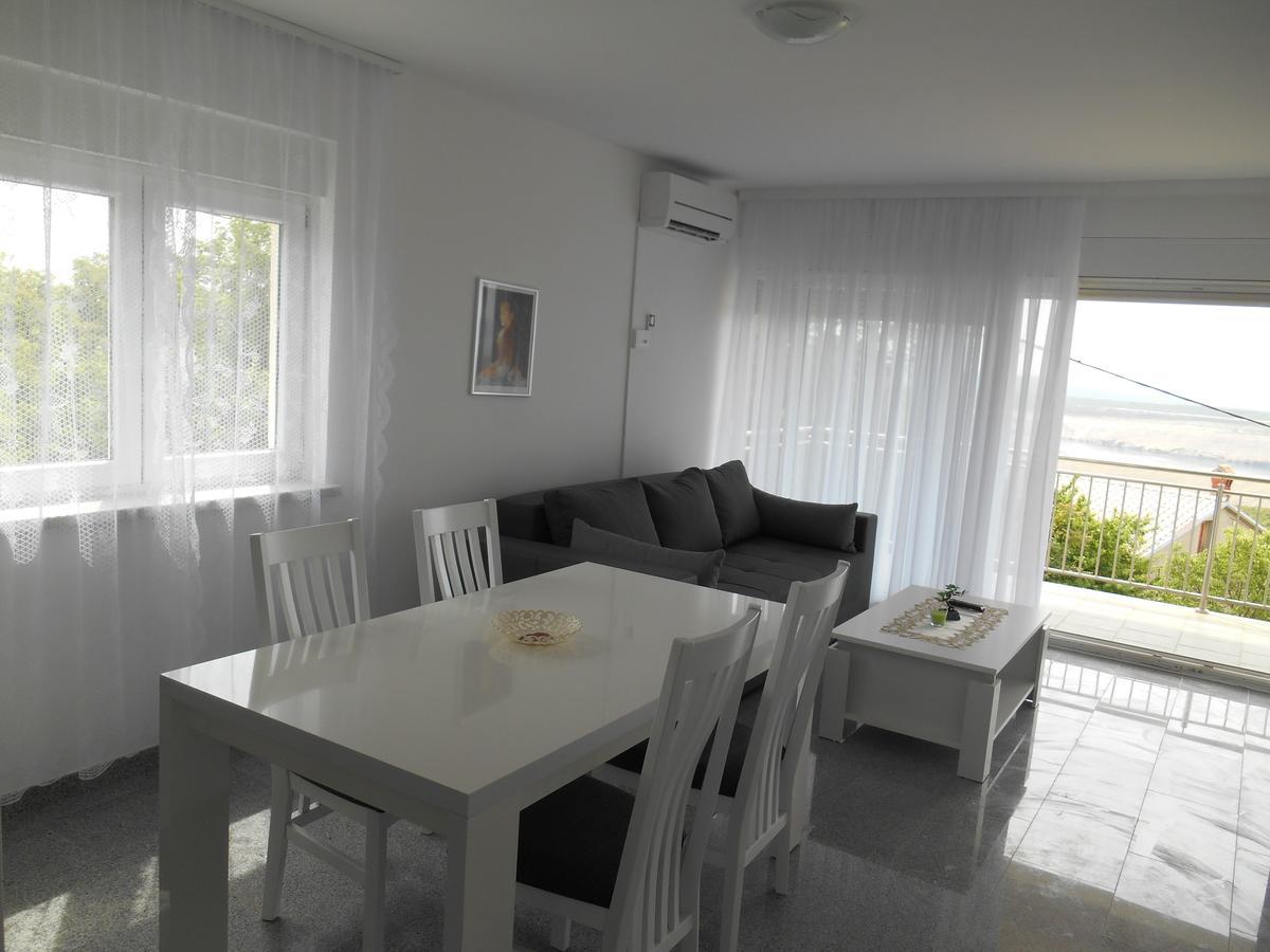 Apartments Diana Smrika Bagian luar foto