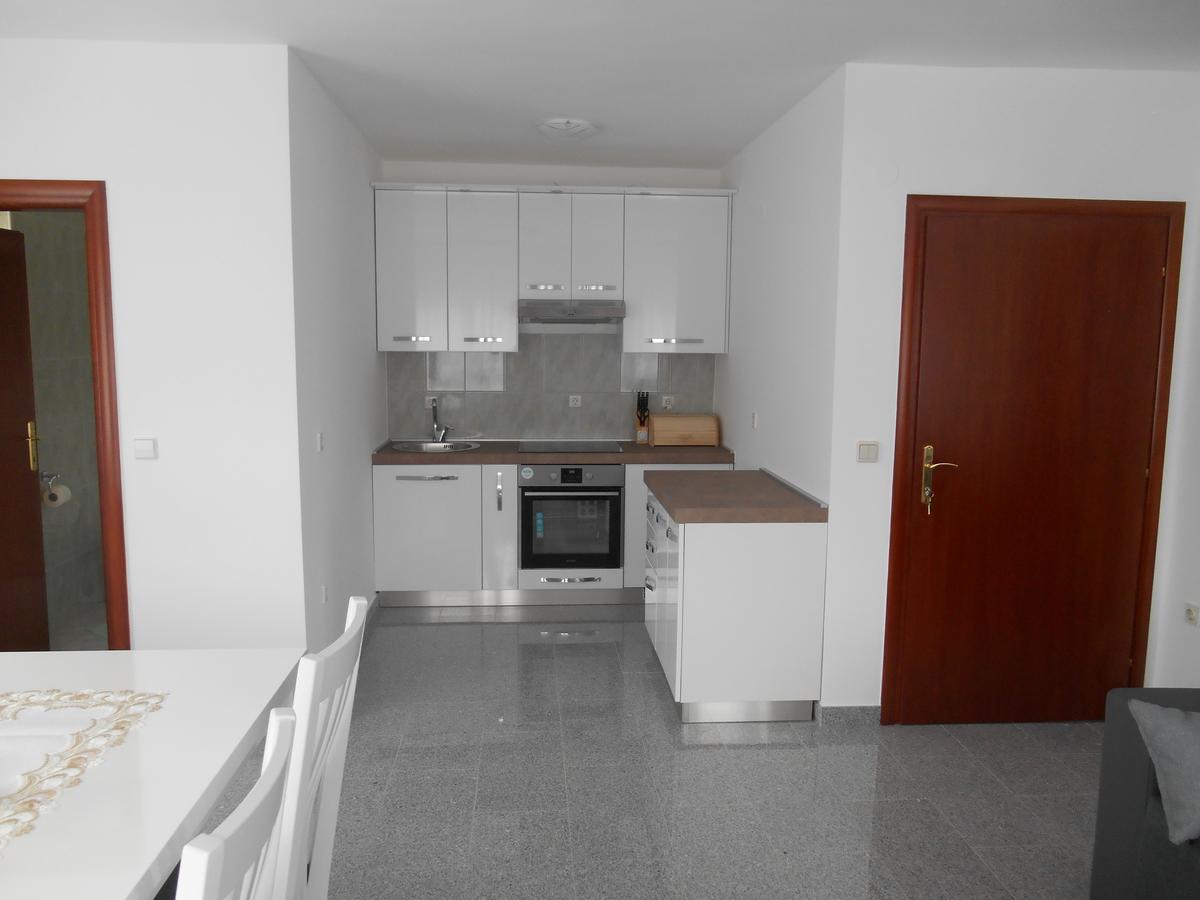 Apartments Diana Smrika Bagian luar foto