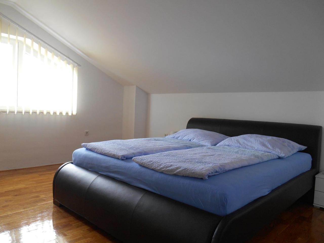Apartments Diana Smrika Bagian luar foto